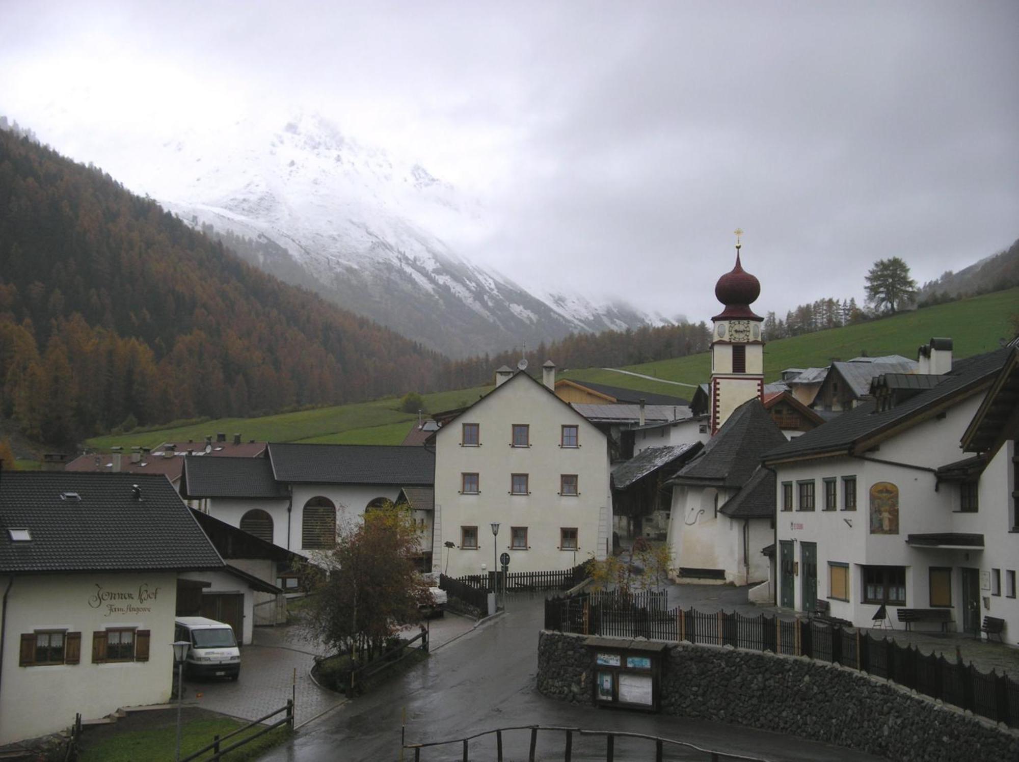 Hotel Edelweiss Malles Venosta Exteriér fotografie