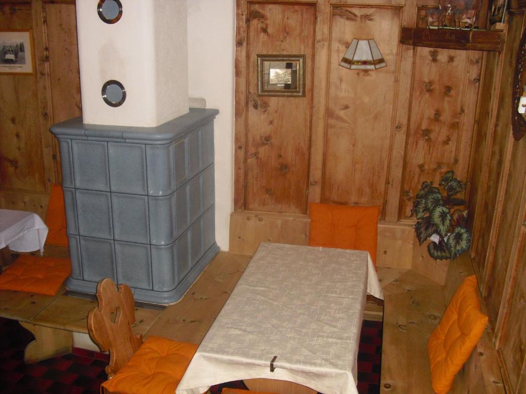Hotel Edelweiss Malles Venosta Pokoj fotografie