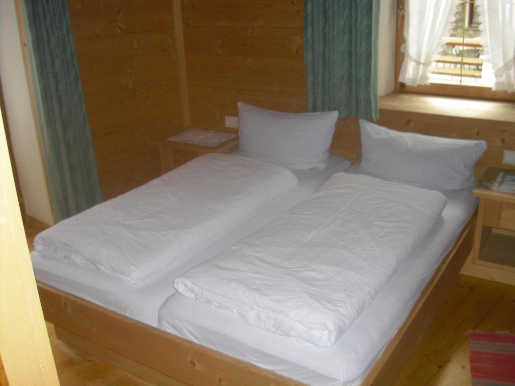 Hotel Edelweiss Malles Venosta Pokoj fotografie