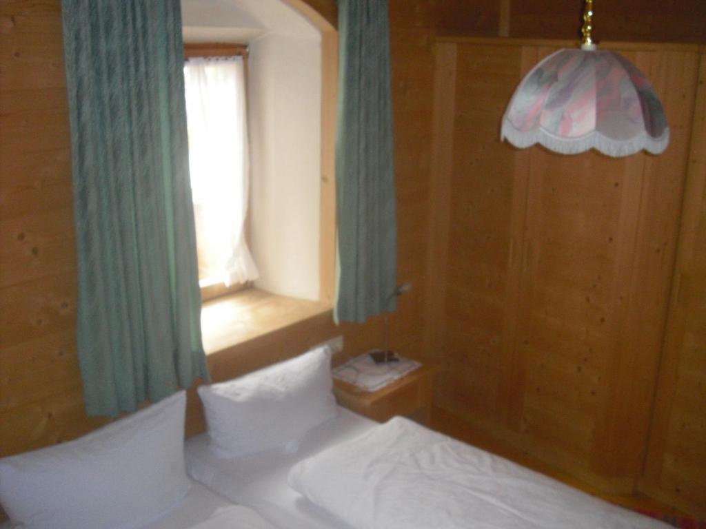Hotel Edelweiss Malles Venosta Pokoj fotografie
